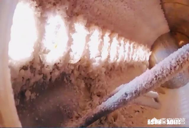 洗澡热水器放出来的热水很小，怎样解决