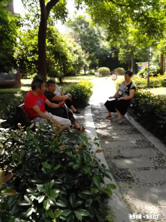 在上海，儿女应不应该送老人去养老院养老为什么