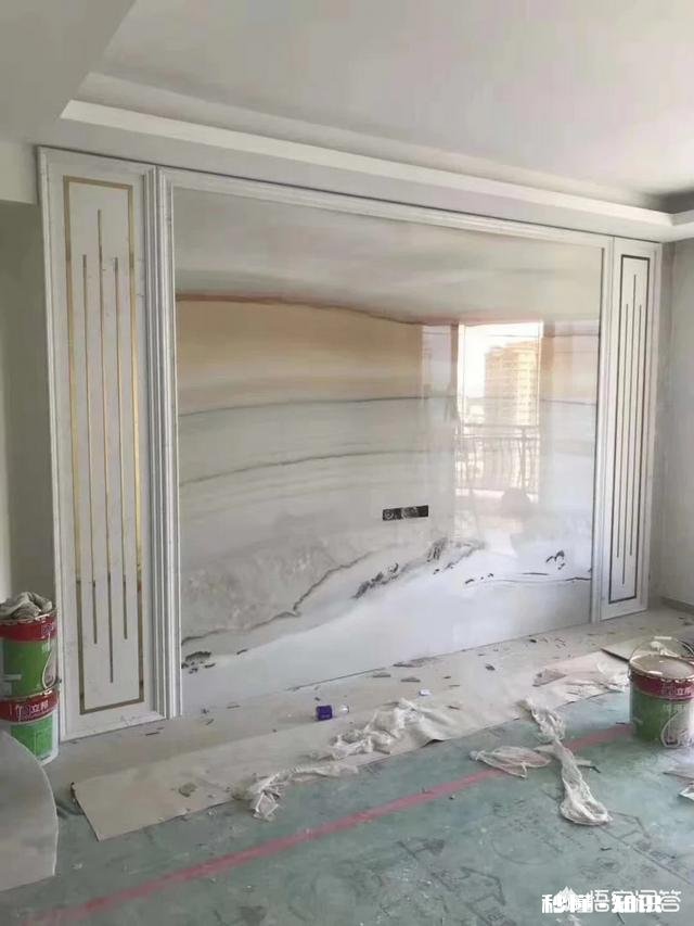 米黄墙布配哪种电视背景墙