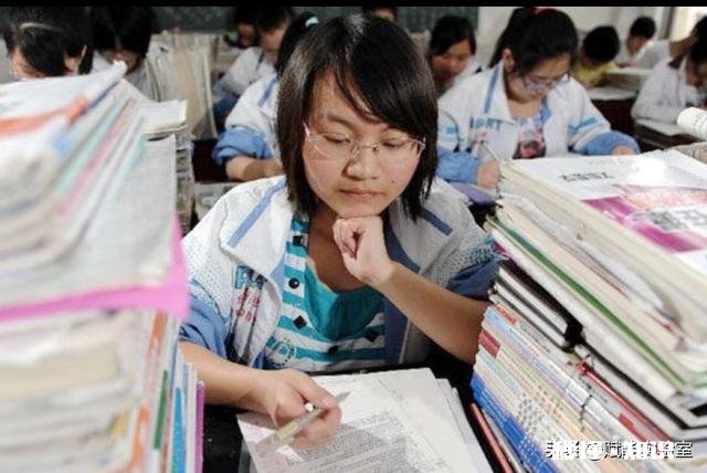 寒假就要到了，高三学生是自学好呢还是补课好呢