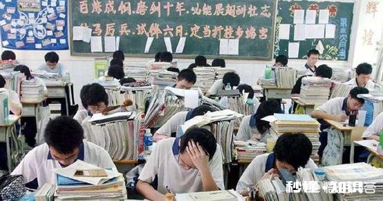 儿子高一月考考了830,入学成绩排年级第九九这次月考退步了十几名,这种波动正常吗