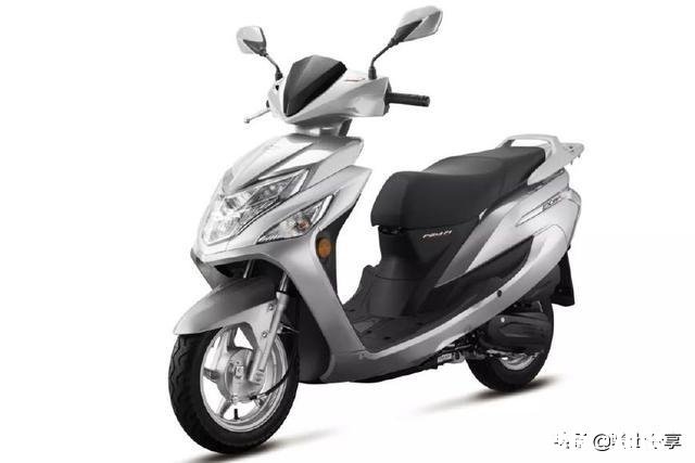 每天上下班通勤40公里，求推荐1万左右的踏板摩托