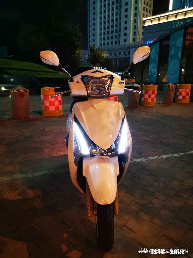 每天上下班通勤40公里，求推荐1万左右的踏板摩托