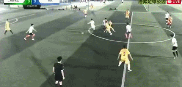 业余足球比赛现恶意飞踹，伤者脊柱受创，伤人球员需要赔偿吗