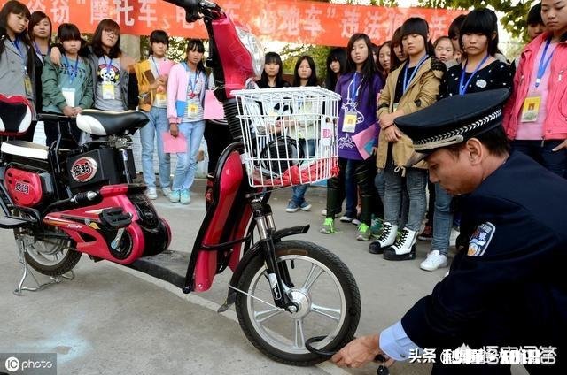 怎样防止汽车电瓶被盗
