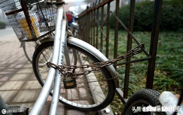 怎样防止汽车电瓶被盗