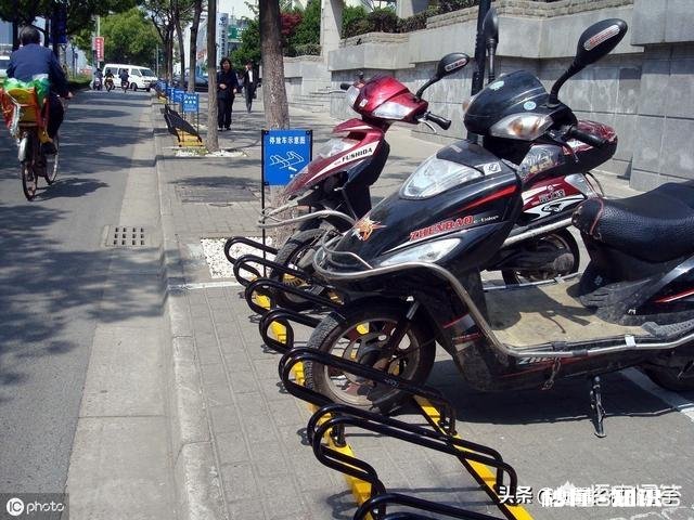 怎样防止汽车电瓶被盗