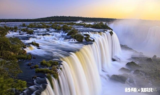 善良的人，总是为别人着想的人活的都很累，是不是坏一点才不会顾及这么多