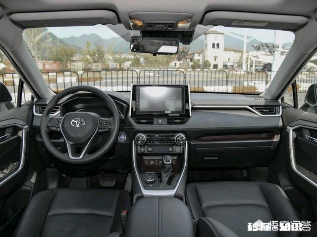 新款丰田荣放2020款，2.0L值得买吗