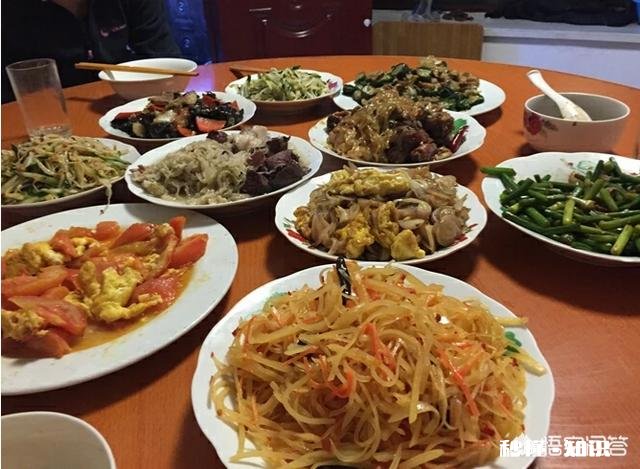 你家里是爸爸做饭，还是妈妈做饭