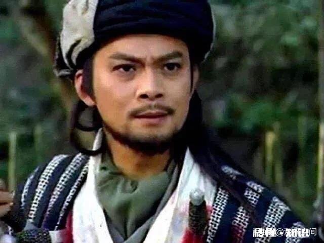 降龙掌在乔峰手中威力强大，可在洪七公手中，为何打不过王重阳