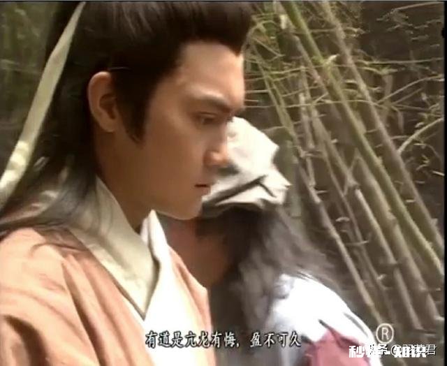 降龙掌在乔峰手中威力强大，可在洪七公手中，为何打不过王重阳