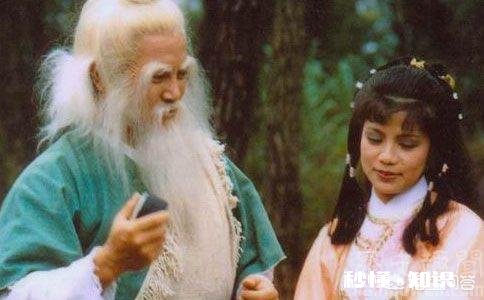 降龙掌在乔峰手中威力强大，可在洪七公手中，为何打不过王重阳