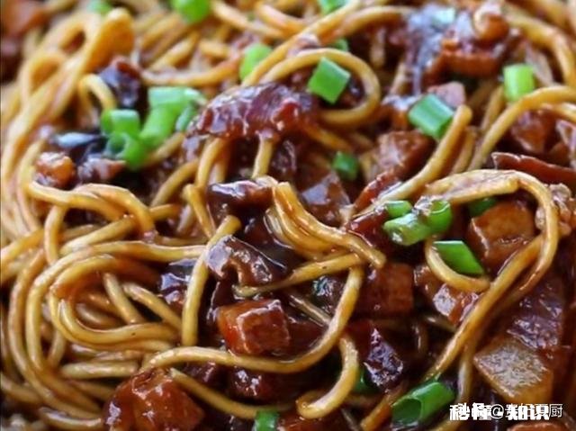 怎么做炸酱面
