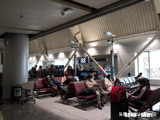 现在乘坐国内航班安全吗飞机上人多不多