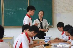 我现在高二，文科生，不知道以后要选什么专业，不知道自己想干嘛，也不知道自己喜欢哪个