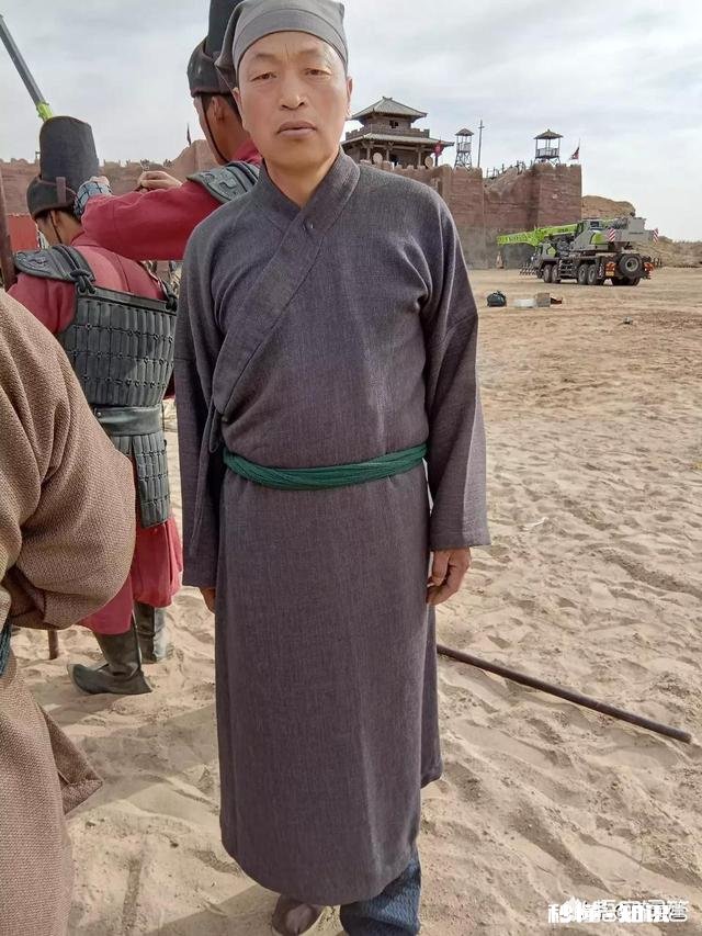 一个人怎么会慢慢的性格变成内向了，咋搞的