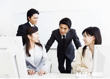 一个人怎么会慢慢的性格变成内向了，咋搞的