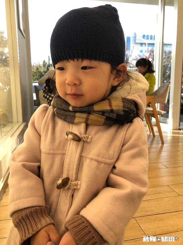 二胎宝妈亲身经历，俗话说“头胎看书养，二胎当猪养”，两胎有什么不同，该怎样理解