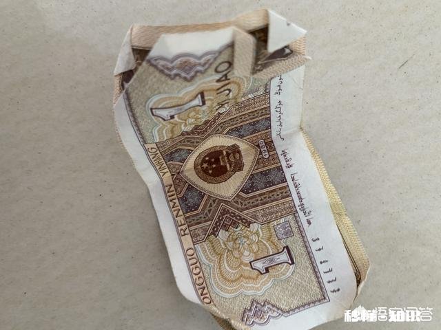 在菜市场上，你看到有一角钱掉在地上，不管是谁掉的，你会不会把一角钱捡起来