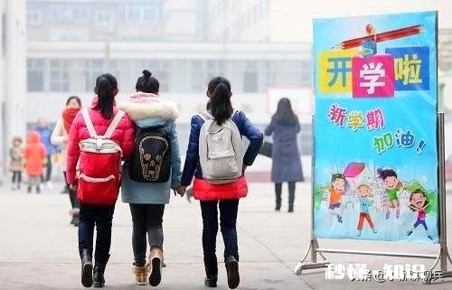 黑龙江现在的疫情情况，是不是应该等到9月1号以后再开学呢