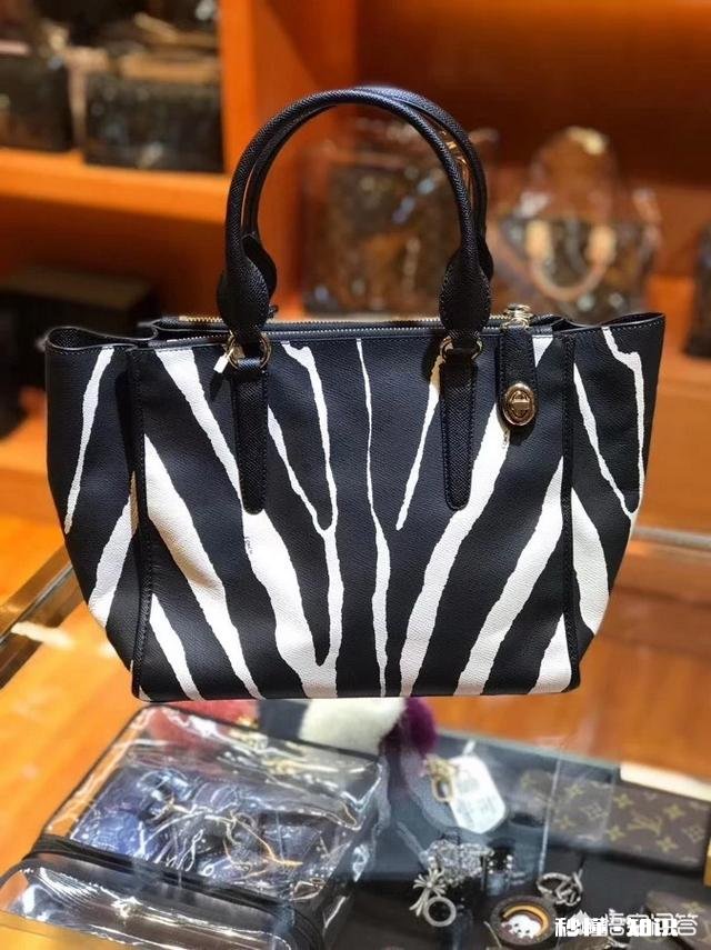 女士们，你们的包包一般背几年就不要了，轻奢品牌
