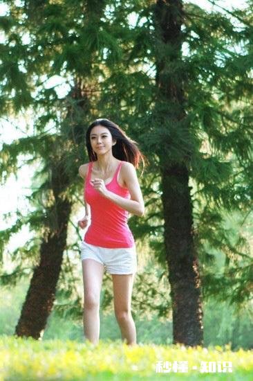 有跑步习惯的女生，在13周内，如何科学训练完成半马