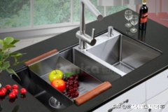 大家洗碗池里会放个盆子盛水和洗碗吗我家必放，咱也不敢问，也不敢说，有啥用吗