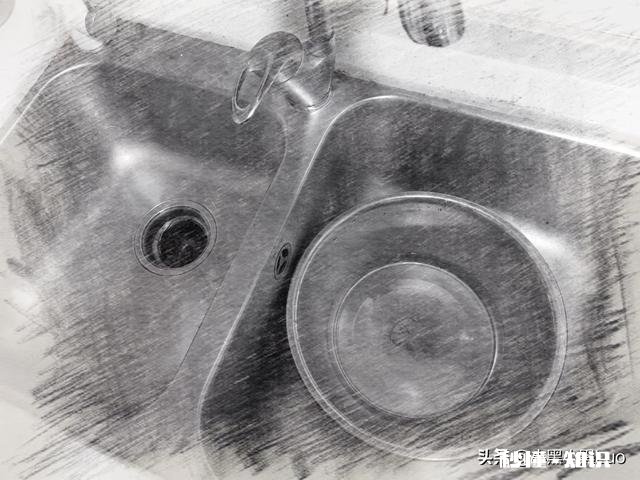 大家洗碗池里会放个盆子盛水和洗碗吗我家必放，咱也不敢问，也不敢说，有啥用吗