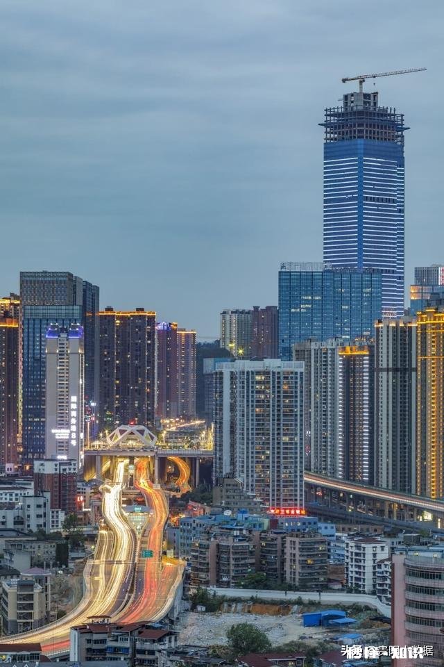 在贵阳一年收入15万，5套房子，什么水平