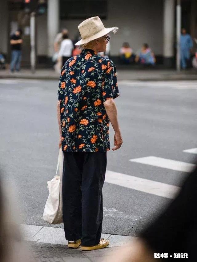 有人说“口袋没钱，又死要面子，这种人注定穷一辈子”你怎么看