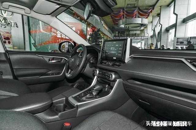 2.0L的荣放怎么样，家用够用吗