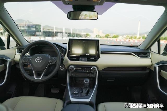 2.0L的荣放怎么样，家用够用吗