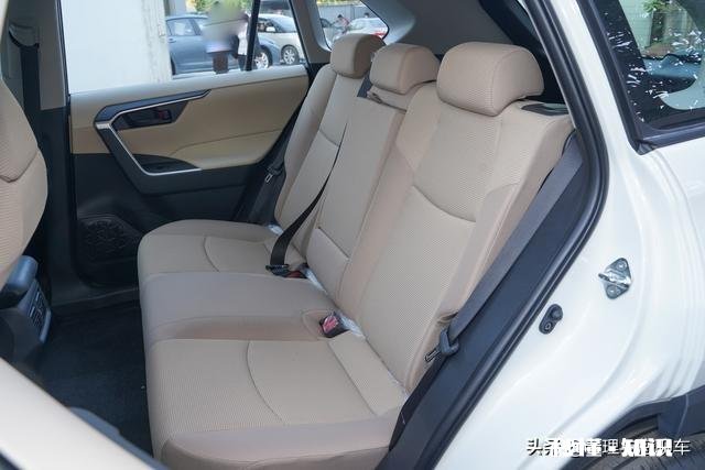 2.0L的荣放怎么样，家用够用吗