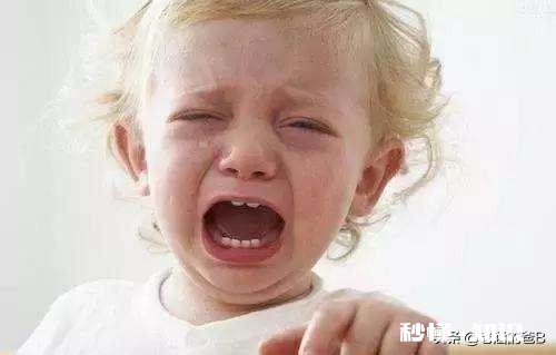 小孩遇到问题就哭闹,怎么办