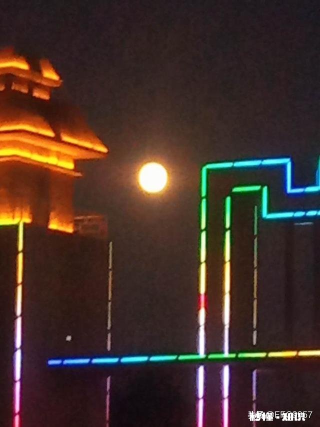 你喜欢十五的月亮，还是十六的月亮呢