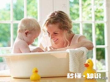 小孩子给父母带好还是自己带好