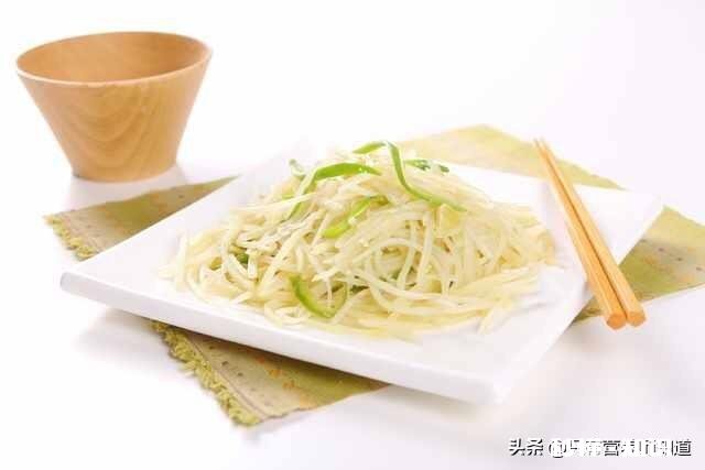 糖尿病患者的餐桌上，哪些菜要尽量少吃或不吃