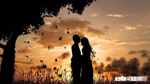 夫妻间发生点小矛盾,妻子反锁门不让丈夫进房休息.这种行为你怎么看