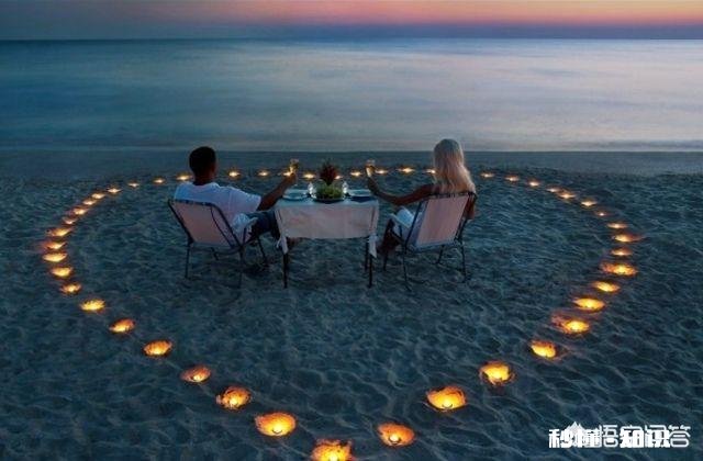 夫妻间发生点小矛盾,妻子反锁门不让丈夫进房休息.这种行为你怎么看