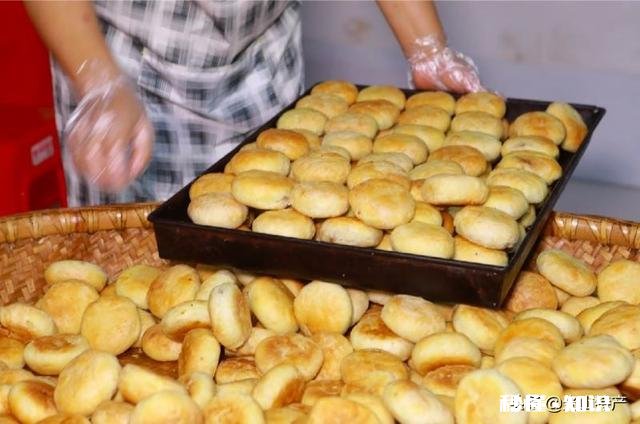 马上到中秋节了，大家都来说说你们当地都喜欢吃什么馅的月饼