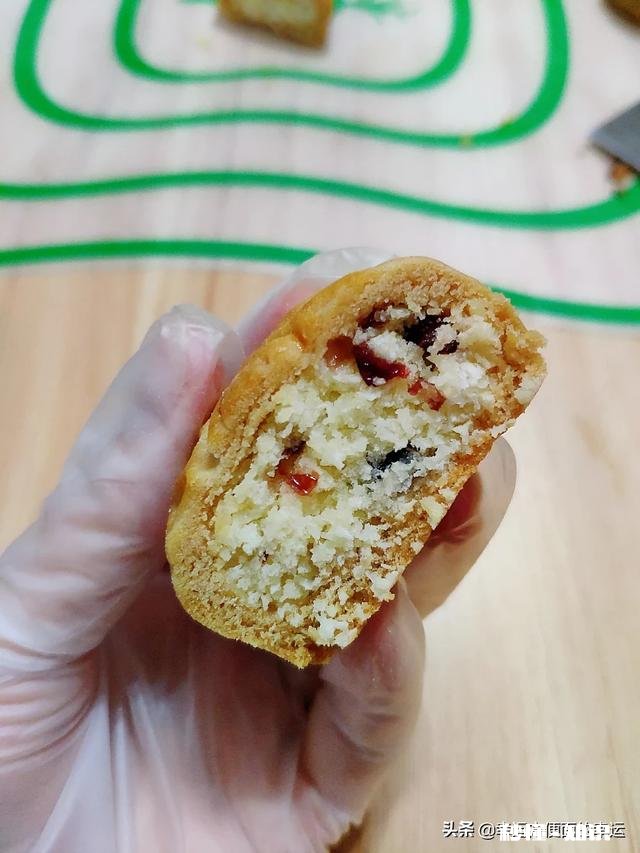 马上到中秋节了，大家都来说说你们当地都喜欢吃什么馅的月饼