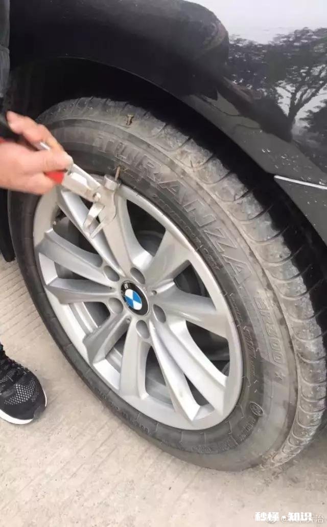 轮胎侧面划破了需要更换新轮胎吗