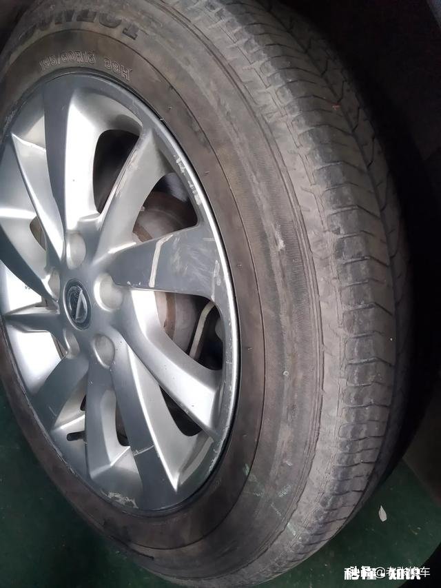 轮胎侧面划破了需要更换新轮胎吗