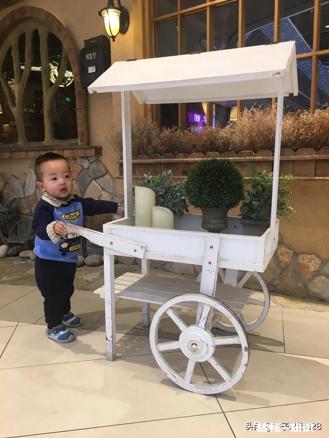 追的一个男生有女朋友之后我就没追了，现在他分了我该怎么去找他