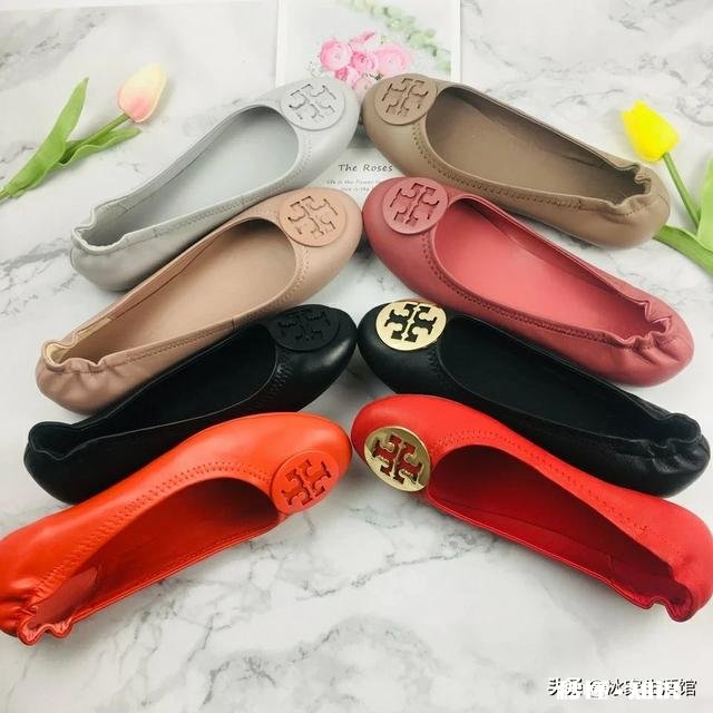 请问下给妈妈买鞋子的话，适合买什么鞋子