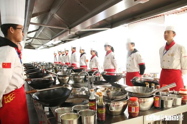 厨师行业发展的情况怎么样去哪学比较好