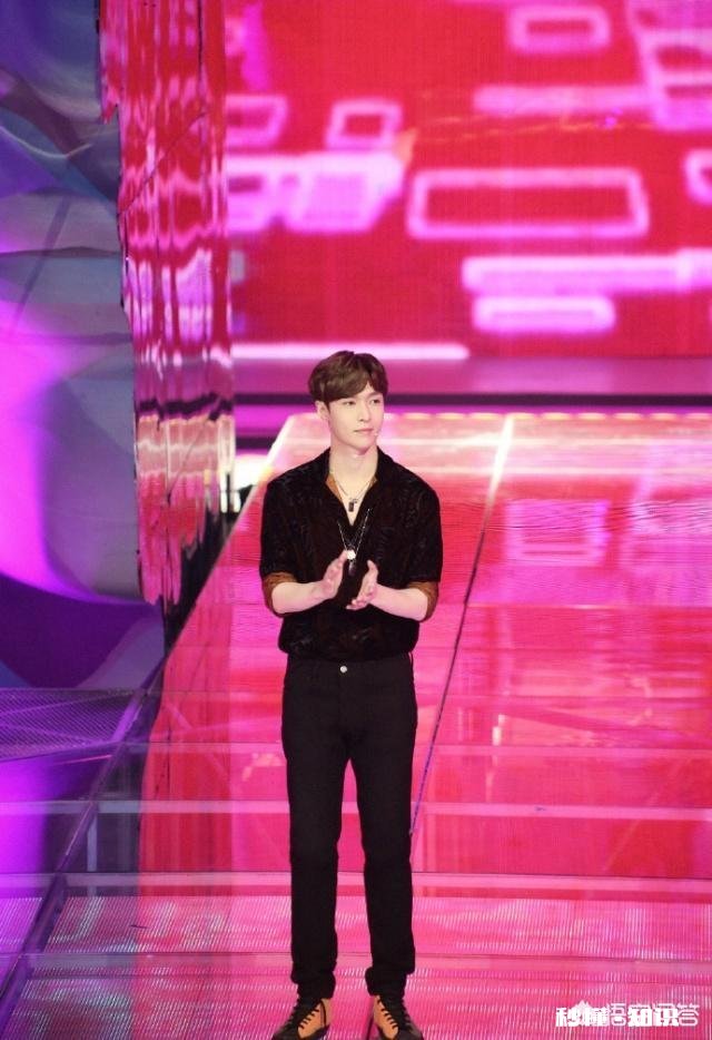 张艺兴点评冯提莫惹争议，大家有什么看法