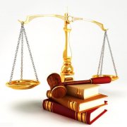 甲强奸乙六次，丙强奸丁三次，猥亵丁三次，甲和丙谁的量刑更重