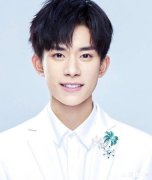 如何看待易烊千玺作为国家青年代表参演亚运会闭幕式你觉得他担当得起这个称呼吗